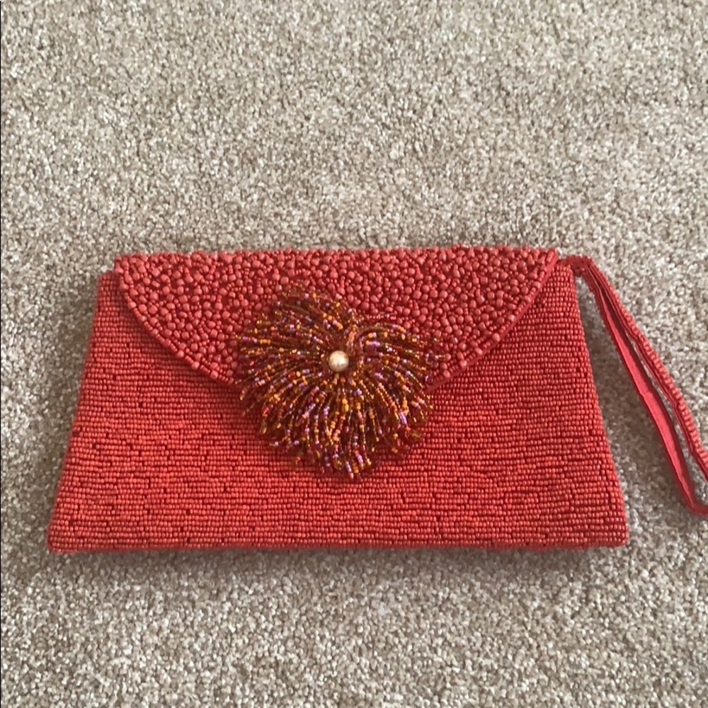 Red vintage beaded wristlet